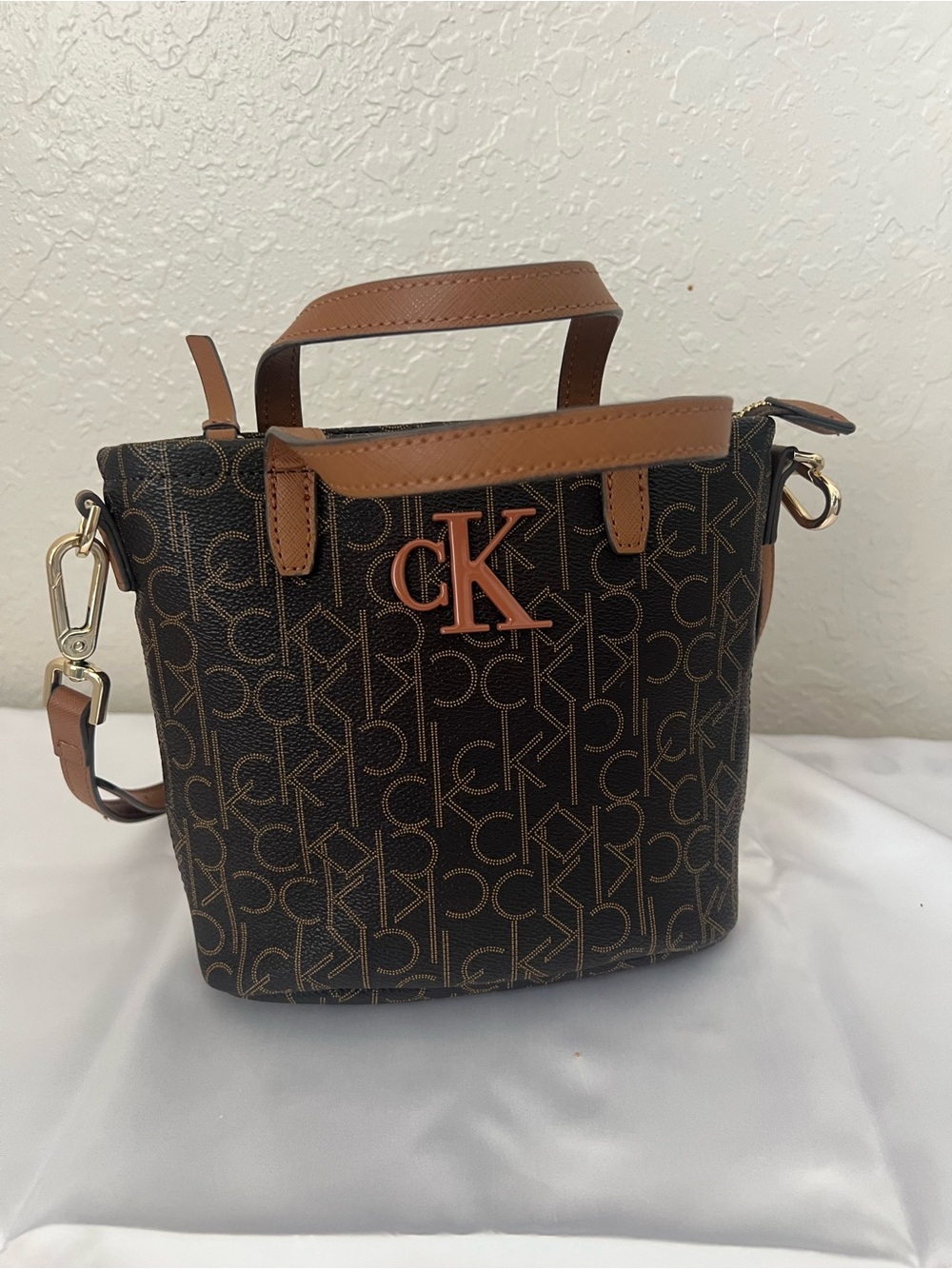 Calvin Klein Monogram Mini Tote
Crossbody Bag Brown